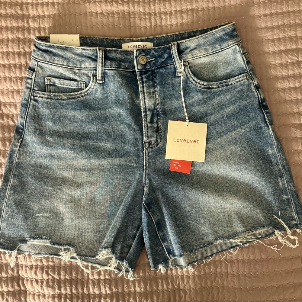 Lovervet by Vervet Women's Frayed Hem Tummy Control Boyfriend Denim Shorts